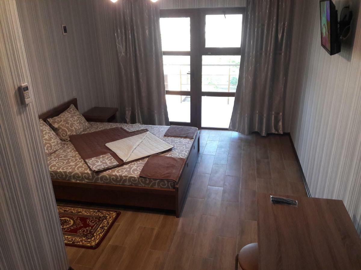 Solnechnaia Dacha Aparthotel ซาโตกา ภายนอก รูปภาพ